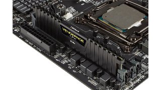 Corsair CMK16GX4M1E3200C16