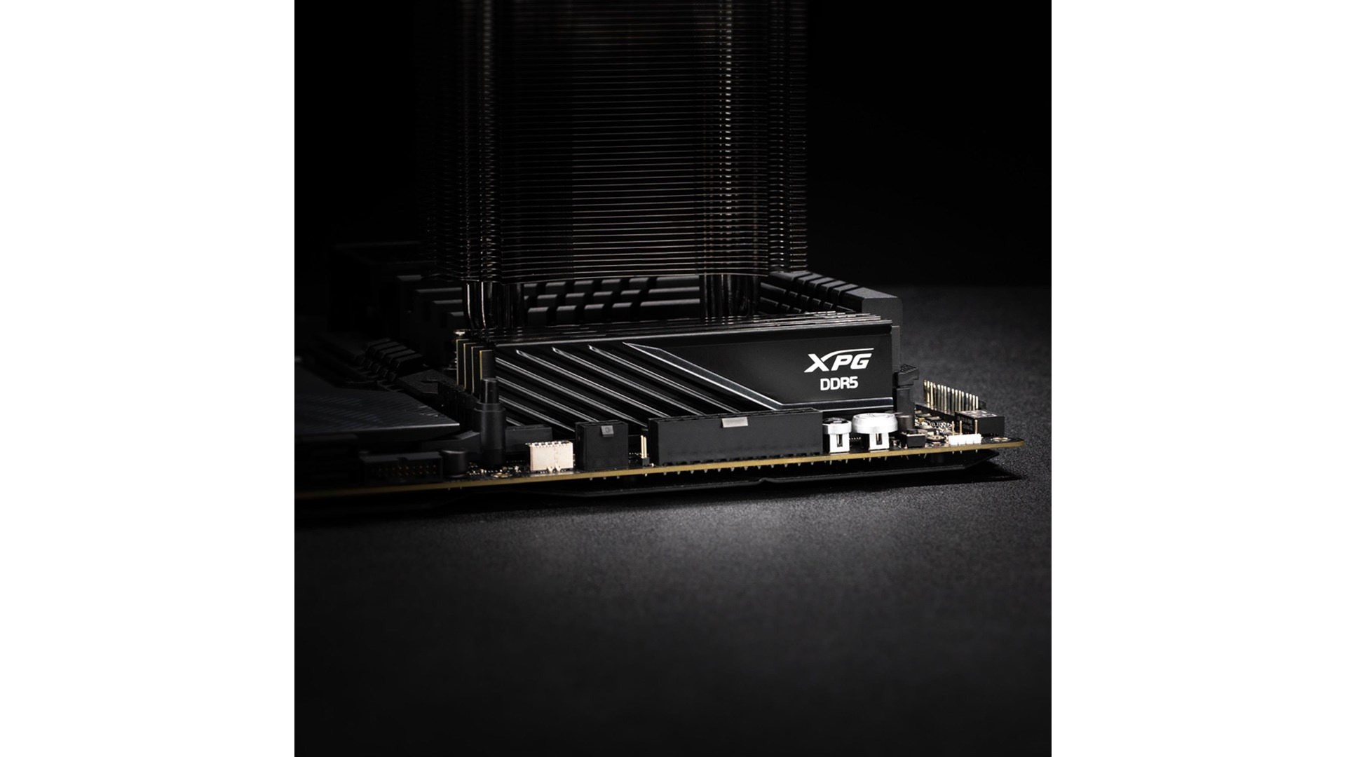 A-Data AX5U6000C3016G-DTLABBK